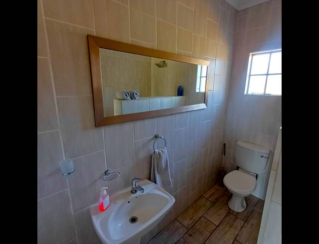 3 BEDROOM GUEST HOUSE FOR SALE IN PENDALE